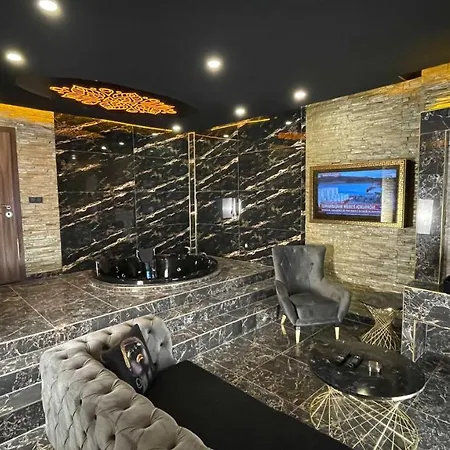 Black House Apart