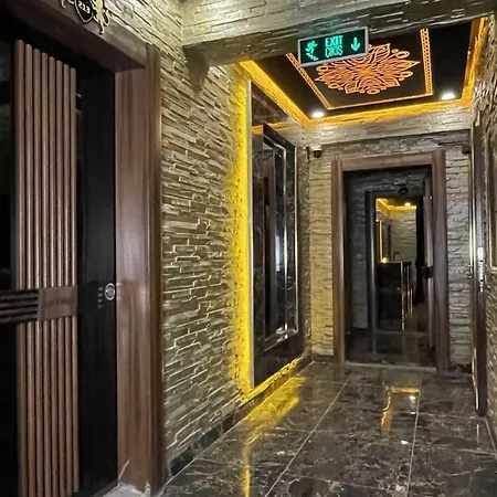 Black House Apart Apart Otel *