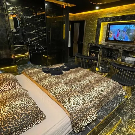 Black House Apart * Ankara
